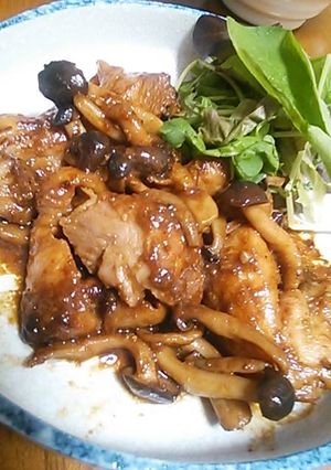 簡単に*鶏とキノコの赤味噌炒め煮-レシピのメイン写真