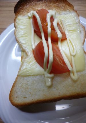 チーズとフレッシュトマトのトースト-レシピのメイン写真