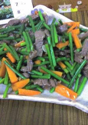 牛肉とにんにくの芽の炒め物-レシピのメイン写真