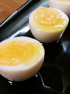 ゆで卵☆オリーブ油と塩をかけるだけ-レシピのメイン写真