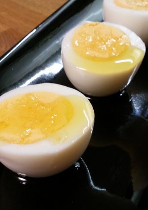 ゆで卵☆オリーブ油と塩をかけるだけ-レシピのメイン写真