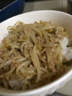 もやしとひき肉の節約丼-レシピのメイン写真