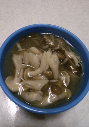 しめじまいたけの味噌汁-レシピのメイン写真