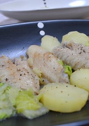 手羽先とじゃがいもと白菜のブイヨン煮-レシピのメイン写真