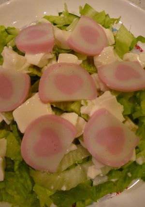 ハートかまぼこのせ豆腐サラダ-レシピのメイン写真