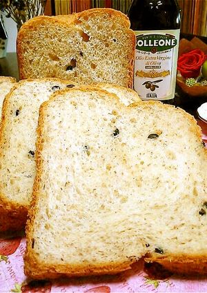 オリーブオイルのライ麦食パン-レシピのメイン写真