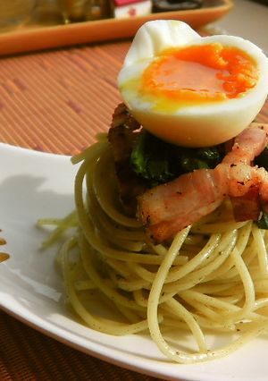 簡単！バジルパスタ＊半熟卵のっけ-レシピのメイン写真