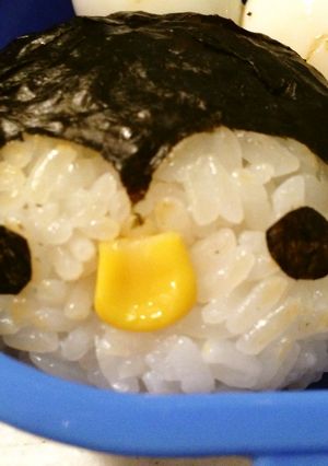 キャラ弁☆かわいい～ペンギンさんおにぎり-レシピのメイン写真