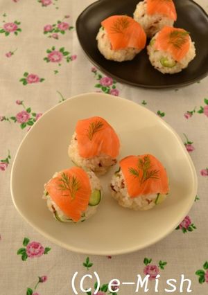 スモークサーモンの手まり寿司-レシピのメイン写真