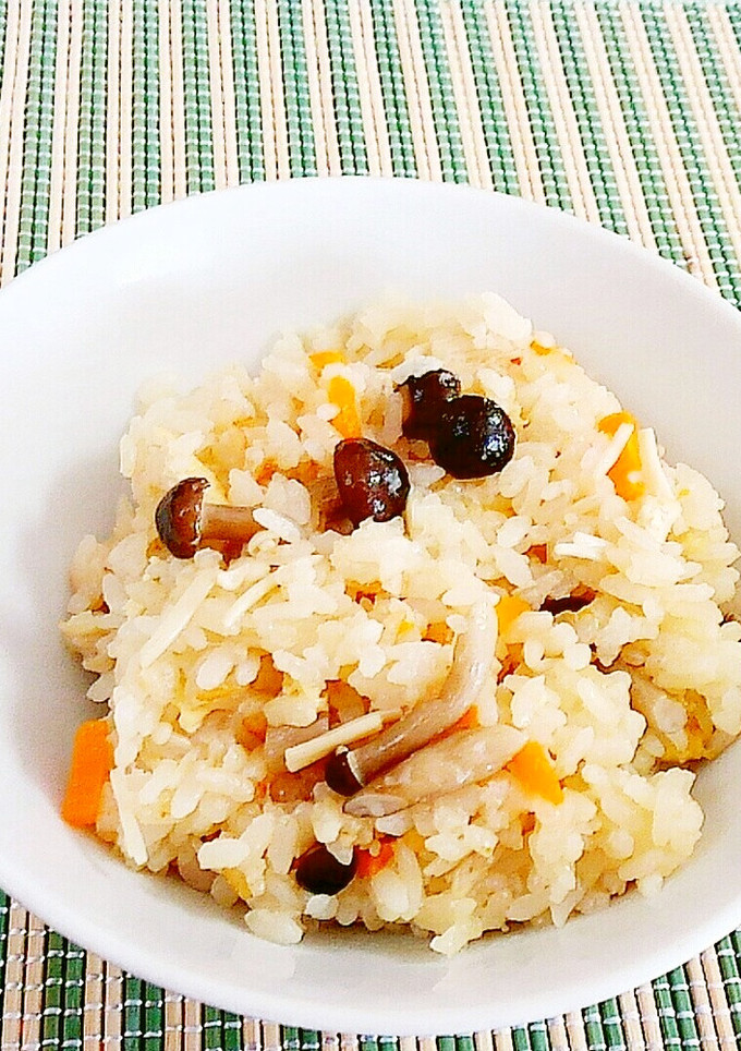 シメジとエノキの炊き込みご飯♪-レシピのメイン写真