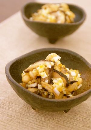 旨味たっぷり☆大豆と椎茸の黄身和え-レシピのメイン写真