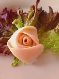 お弁当の隙間にバラの花♡-レシピのメイン写真