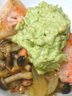 鮭のソテー アボカドのタルタルのせ-レシピのメイン写真