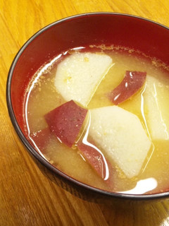 ゴマたっぷり☆お芋の味噌汁-レシピのメイン写真