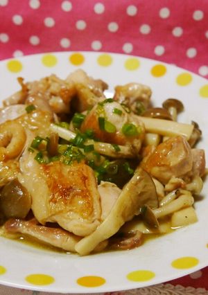 簡単♪鶏肉とキノコの塩レモンバター炒め☆-レシピのメイン写真