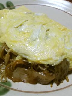 ホルモンでオム焼きそば-レシピのメイン写真