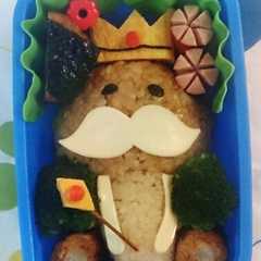 รูปของ 王様なめこキャラ弁当