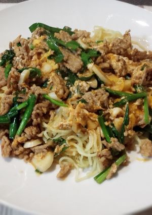 マルちゃん塩焼そばで汁なし辛麺-レシピのメイン写真