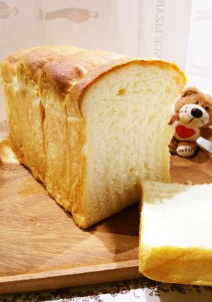 残りホイップでプチ贅沢食パン♪-レシピのメイン写真