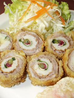 ちくわロール豚カツ☆梅しそチーズ-レシピのメイン写真