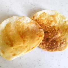 รูปของ 餃子の皮でコンソメチップス
