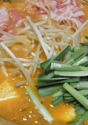 味付け簡単！芯から温まる♪白味噌キムチ鍋-レシピのメイン写真