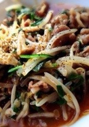 ご飯がすすむ〜♡ピリ辛ニラ豚もやし炒め-レシピのメイン写真