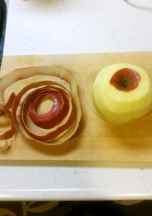 薄い！早い！長い！リンゴの皮むき☆-レシピのメイン写真