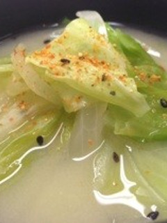 キャベツと玉ねぎの味噌汁-レシピのメイン写真