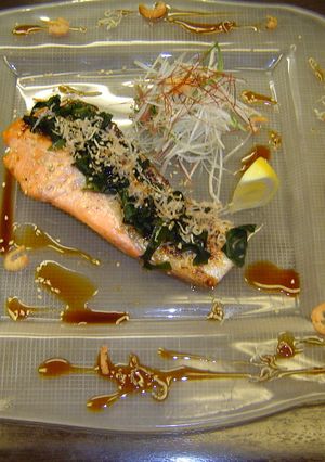 旨味倍増!サーモンムニエルと若布の三杯酢-レシピのメイン写真
