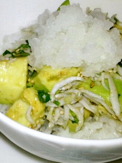 ごま油香る♪しらすアボカド丼-レシピのメイン写真