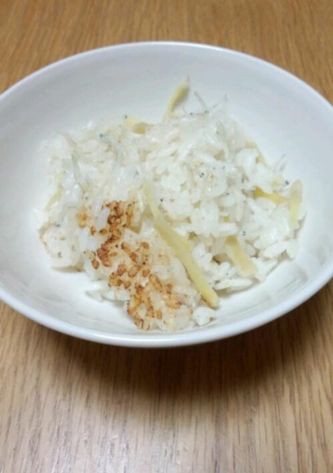 生姜とジャコの炊き込み御飯　鉄鍋で♪-レシピのメイン写真