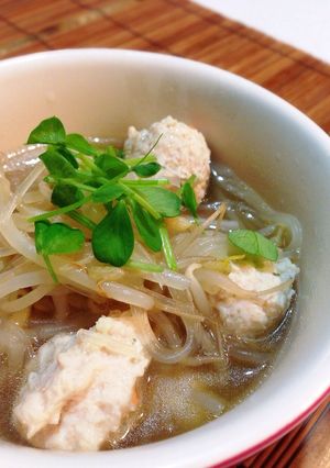 簡単♪鶏肉団子と春雨の中華スープ-レシピのメイン写真