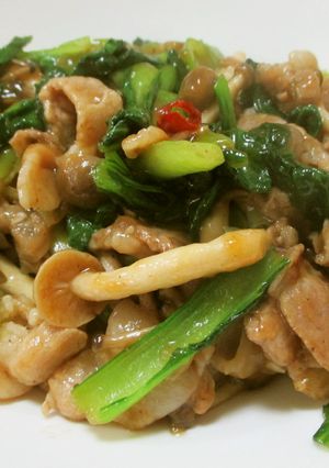 ☆小松菜と豚肉しめじの炒め物☆育ち盛り!-レシピのメイン写真