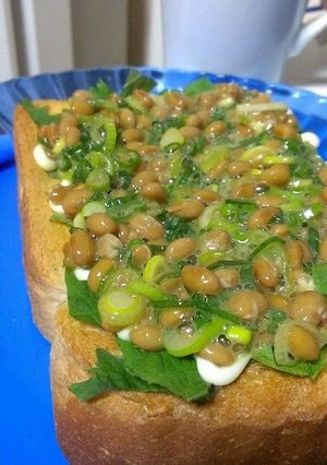 (´∀｀*)紫蘇ネギマヨポン納豆トースト-レシピのメイン写真