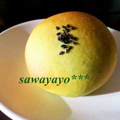 รูปของ **豆乳deうぐいす色の抹茶あんぱん**