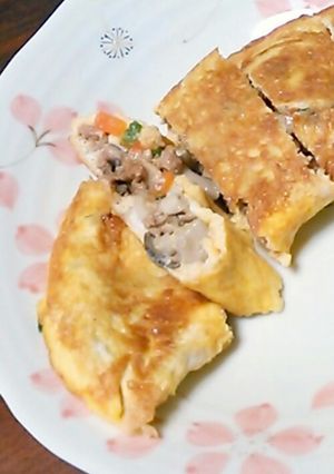 簡単ふんわり♪肉味噌入りオムレツ-レシピのメイン写真