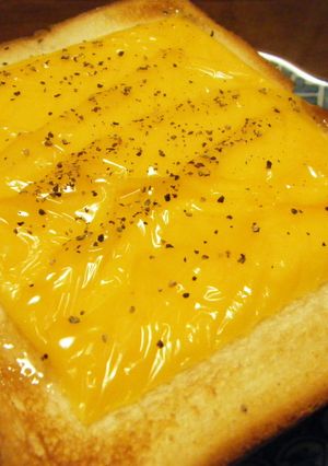 はちみつチーズペッパー❂トースト-レシピのメイン写真