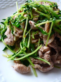 豆苗と豚肉のゴマ油炒め-レシピのメイン写真