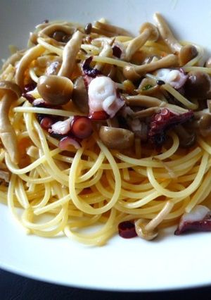 タコとしめじのガーリックパスタ-レシピのメイン写真