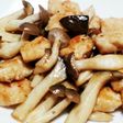 ささみときのこのバターオイスター炒め