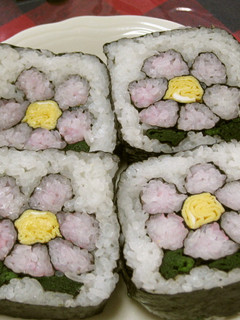 巻き寿司~飾り巻きーコスモス-レシピのメイン写真