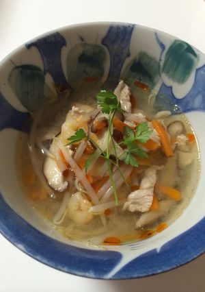酸っぱ辛いタイ風スープ-レシピのメイン写真