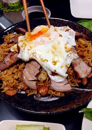 残り焼きそばで 焼き豚卵飯 風 そば飯-レシピのメイン写真