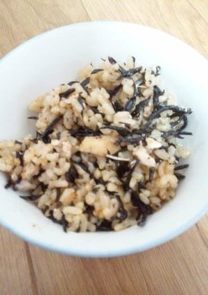 めんつゆで炊き込み(玄米)ご飯-レシピのメイン写真