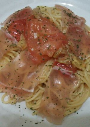 ガーリック好きのパスタ~生ハムを添えて~-レシピのメイン写真
