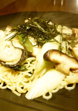 牡蠣としいたけとあまねぎの塩焼きそば-レシピのメイン写真