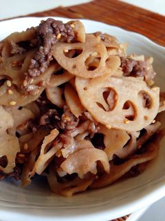 ヨシダソースで♪牛肉と蓮根のきんぴら-レシピのメイン写真