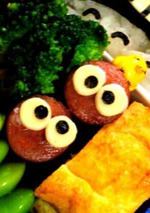 ウィンナーでまっくろくろすけ♡キャラ弁-レシピのメイン写真