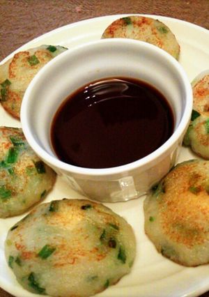 チーズとろ～り♡チーズinニラ長芋もち-レシピのメイン写真